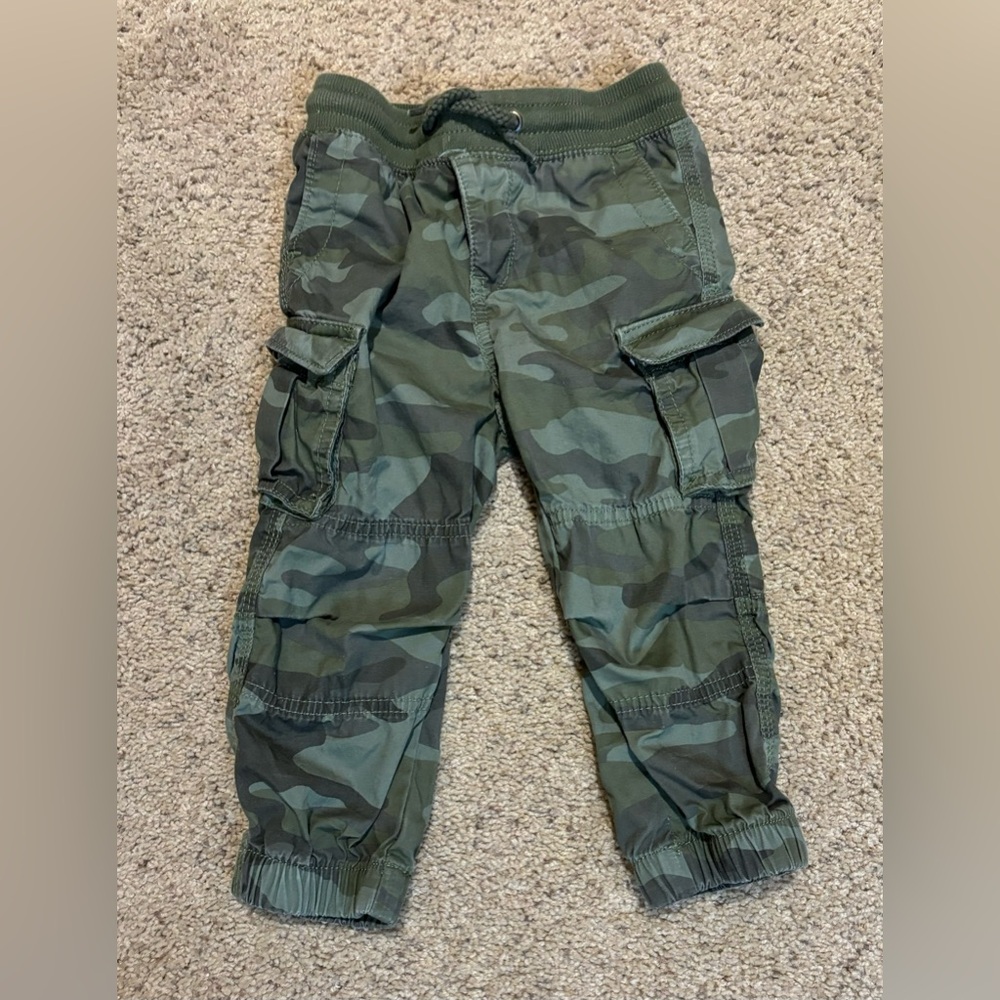 Gap Green Camouflage Cargo Pants with drawstring waist. Size 18-24 months.